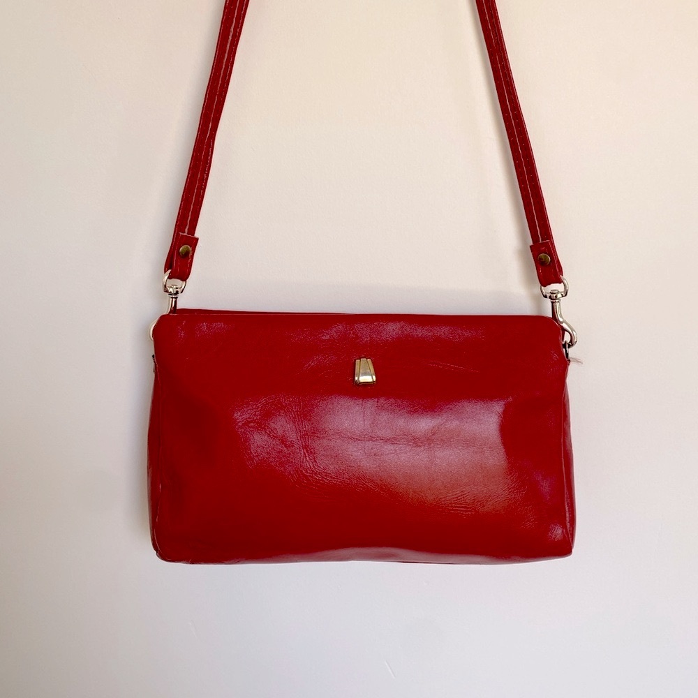 Elegant Vintage Red Shoulder Bag